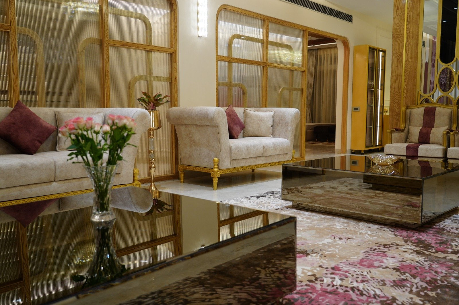 Sheesh Mahal, Delhi NCR — interior view 3 of 8