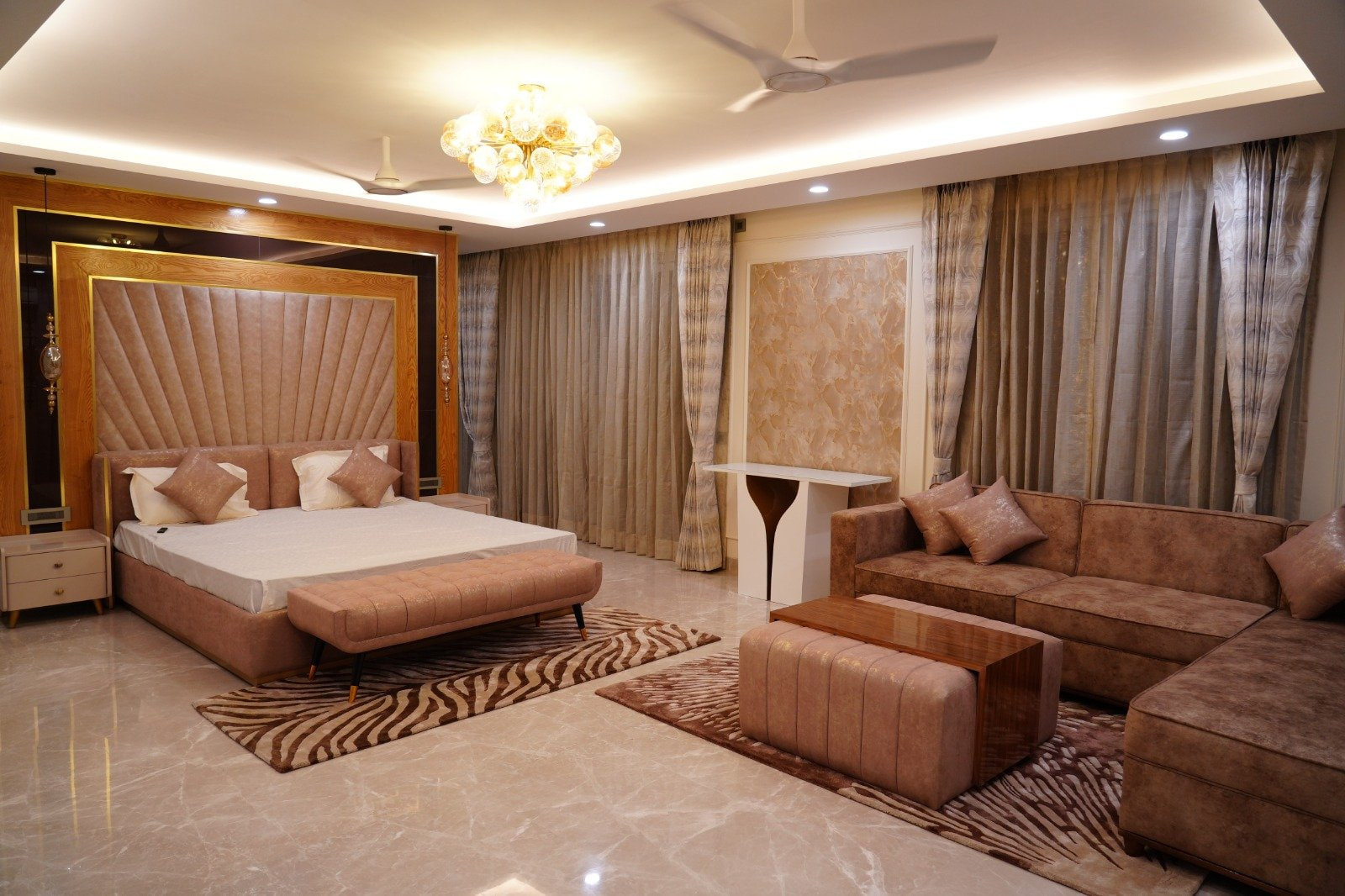 Sheesh Mahal, Delhi NCR — interior view 7 of 8